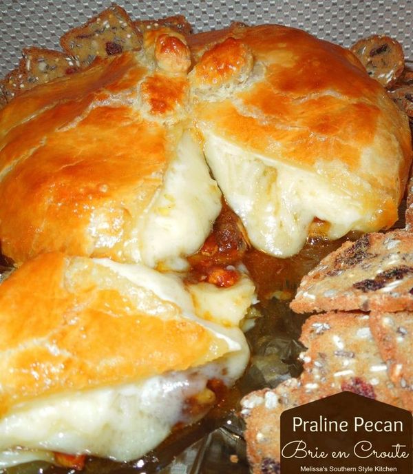 Praline Pecan Brie en Croute