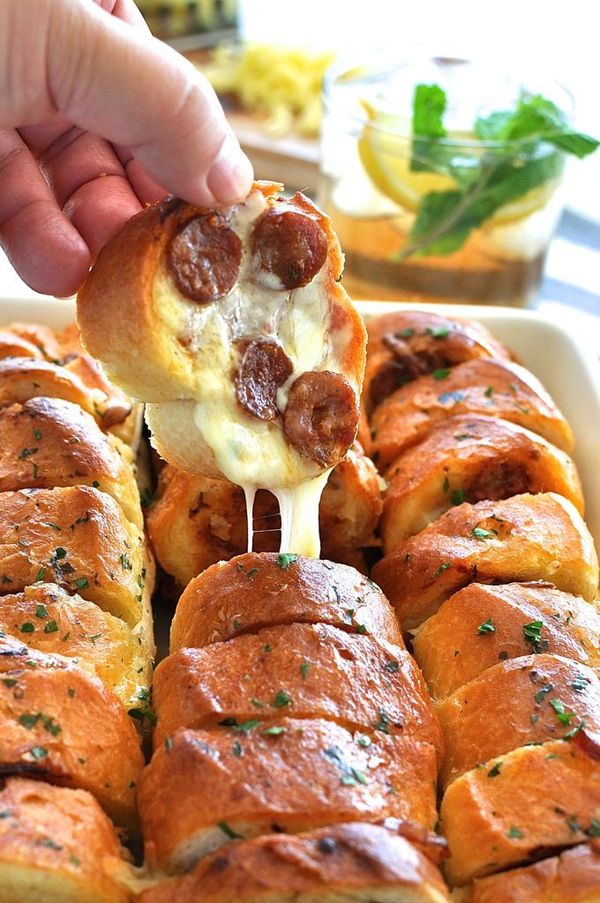 Pull Apart Pepperoni Pizza Bread