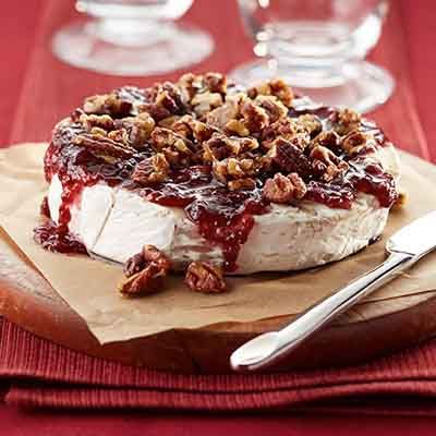 Raspberry Brie With Caramelized Pecans