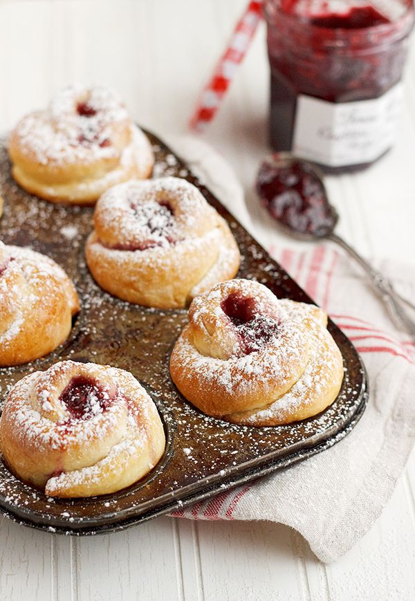 Raspberry Jam Filled Rose Buns