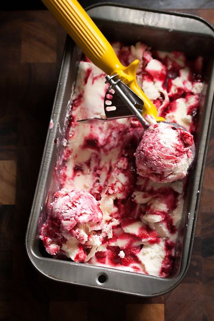 Raspberry Ripple Buttermilk Gelato