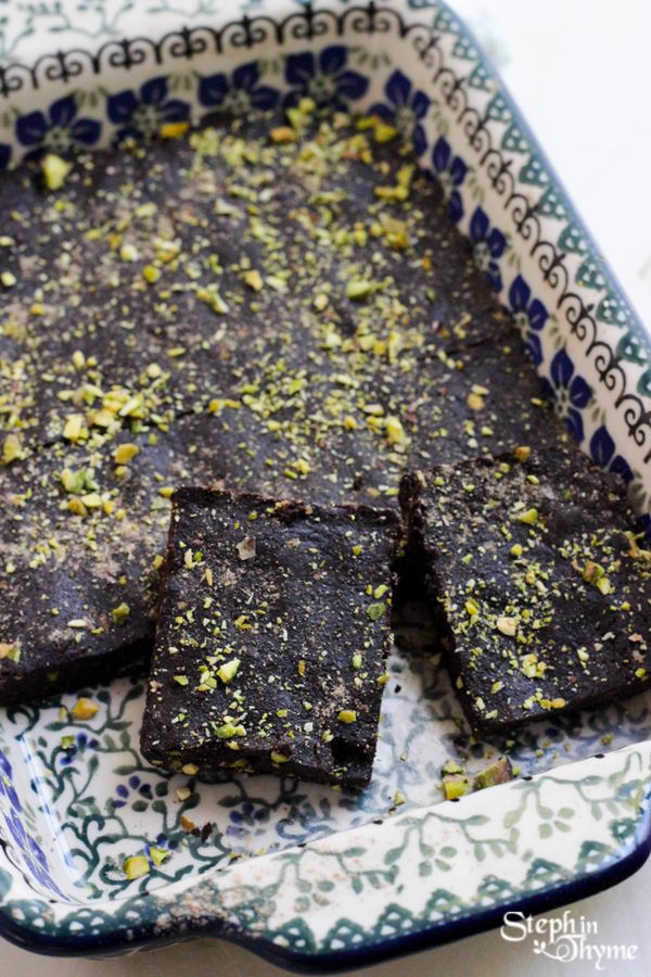 Raw Pistachio & Cardamom Vegan Brownies