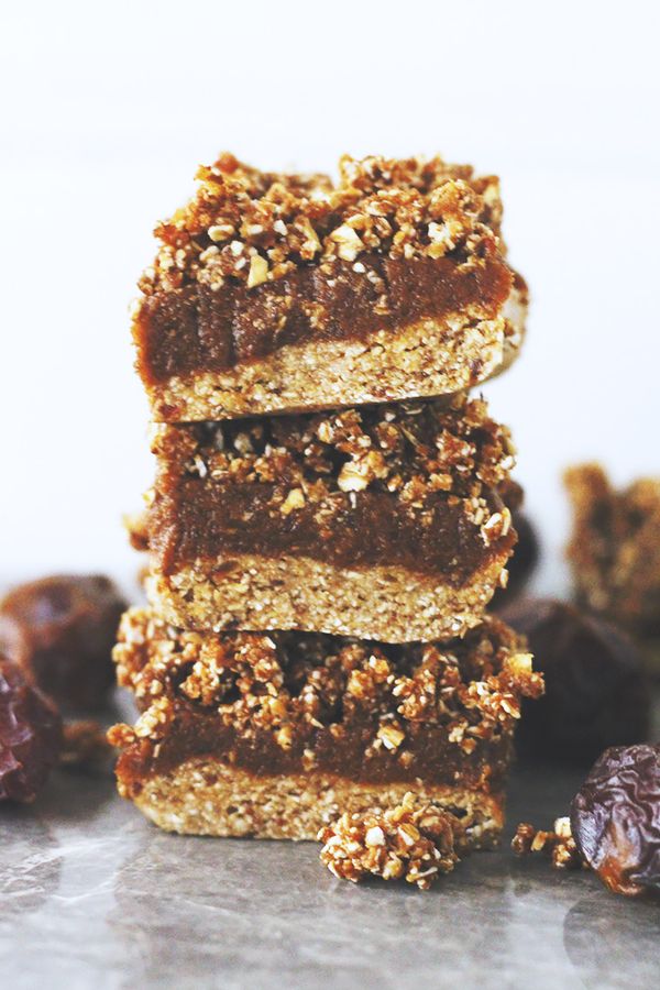 Raw vegan date squares