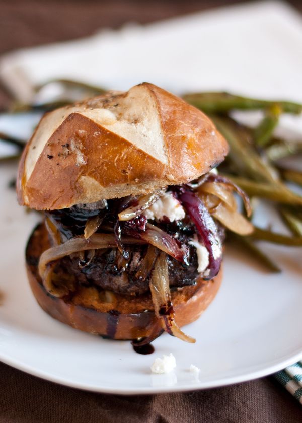 Red Wine Burgers with Caramelized Onions and Goat Cheese #SundaySupper