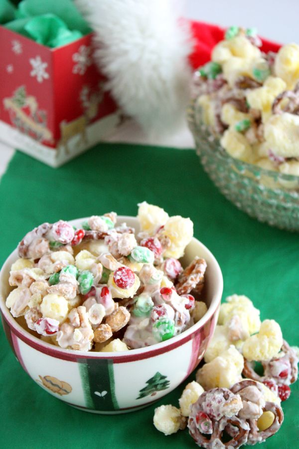 Reindeer Treats (puffcorn, pretzels, peanuts and m&m’s covered with almond bark