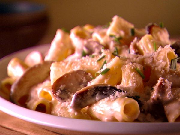 Rigatoni with Creamy Mushroom Sauce