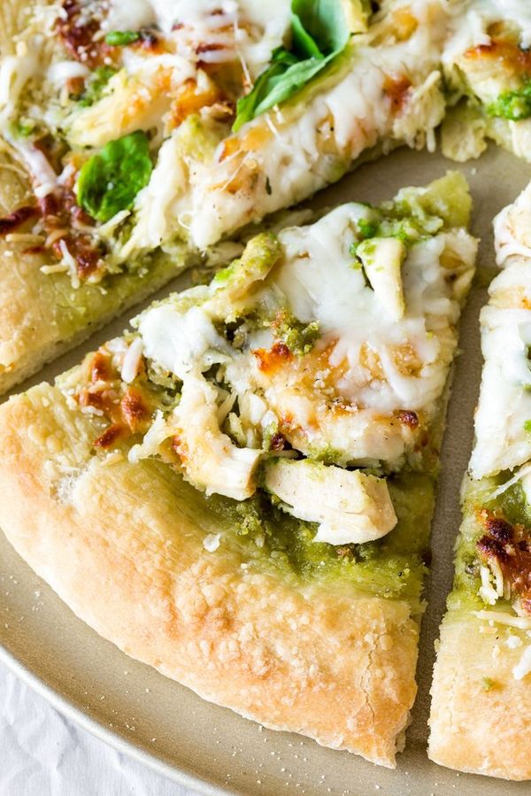 Roasted Garlic Chicken & Mozzarella Pizza