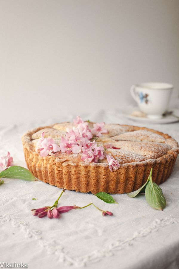 Roasted Rhubarb Bakewell Tart