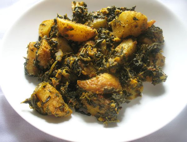 Saag Aloo (Spinach and Potato Curry