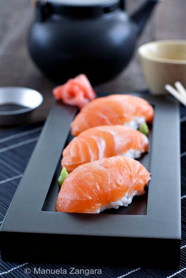 Salmon nigiri