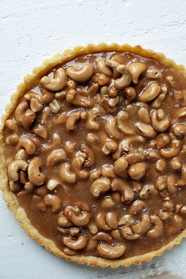 Salted Caramel Cashew Tart