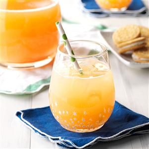 Santa’s Orange-Kissed Cocktail