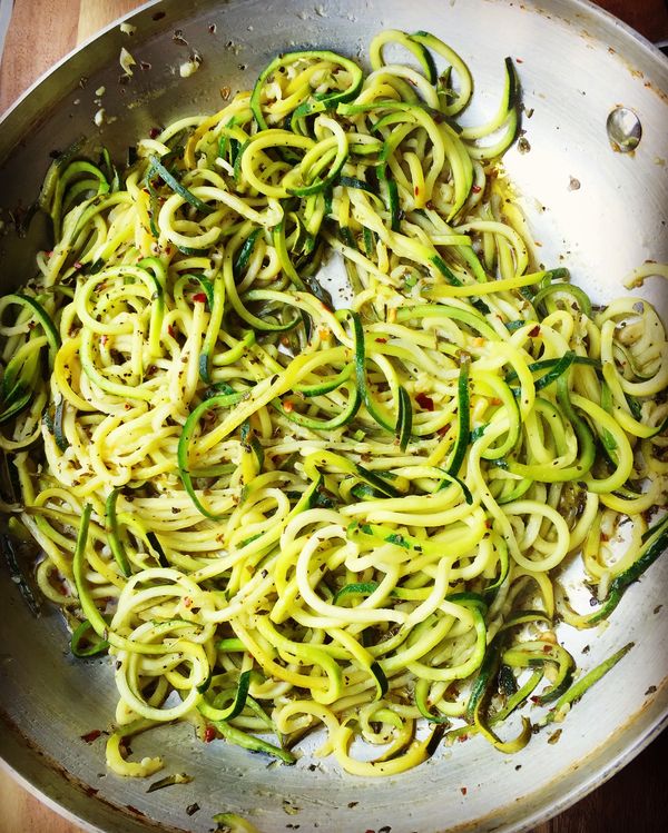 Simple Garlic Lemon Zoodles