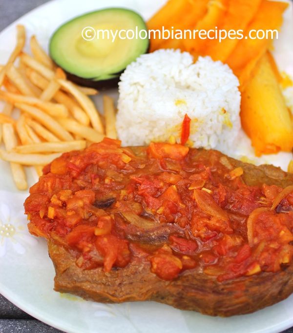 Sobrebarriga en Salsa Criolla (Flank Steak with Colombian Creole Sauce