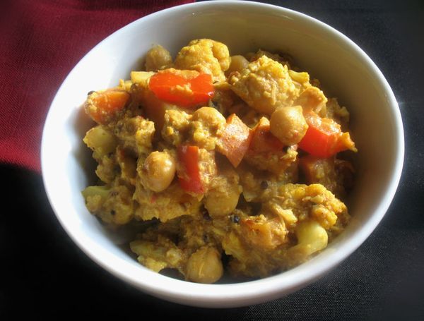 South Indian Chickpea, Cauliflower and Potato Coconut Curry