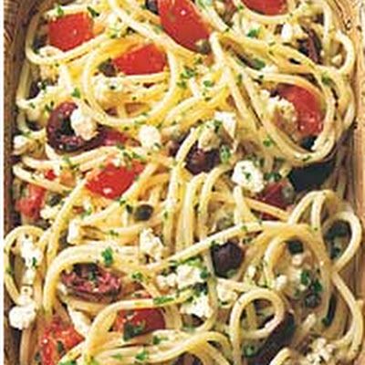 Spaghetti with Tomatoes, Black Olives, Garlic, and Feta Cheese