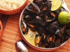 Steamed Mussels With Thai-Style Coconut-Curry Broth