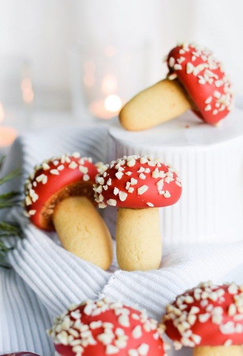 Strawberry almond mushroom cookies