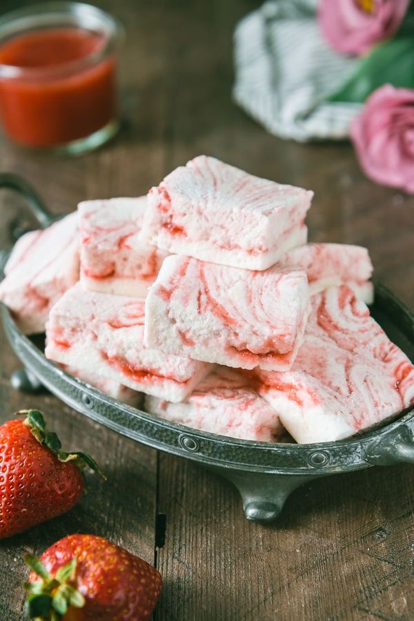 Strawberry Amaretto Marshmallows