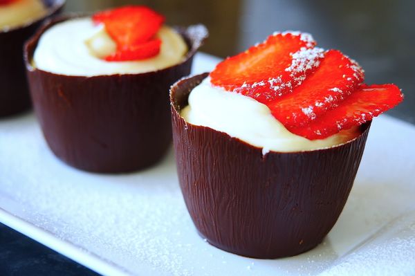 Strawberry Cheesecake Chocolate Cups