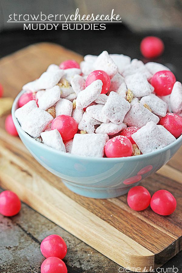 Strawberry Cheesecake Muddy Buddies