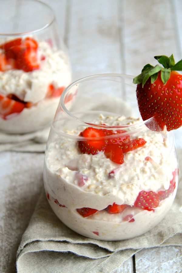 Strawberry Coconut Overnight Oats Parfait