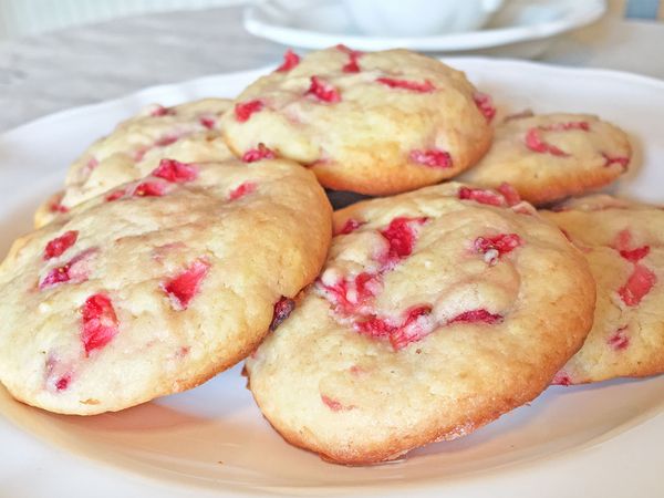 Strawberry Cream Cheese Cookies