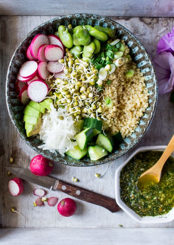 Superfood bowl with mint pesto