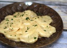 Surprisingly Simple Slow Cooker Scalloped Potatoes