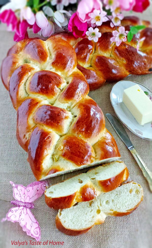 Sweet Braided Ester Bread with Raisins