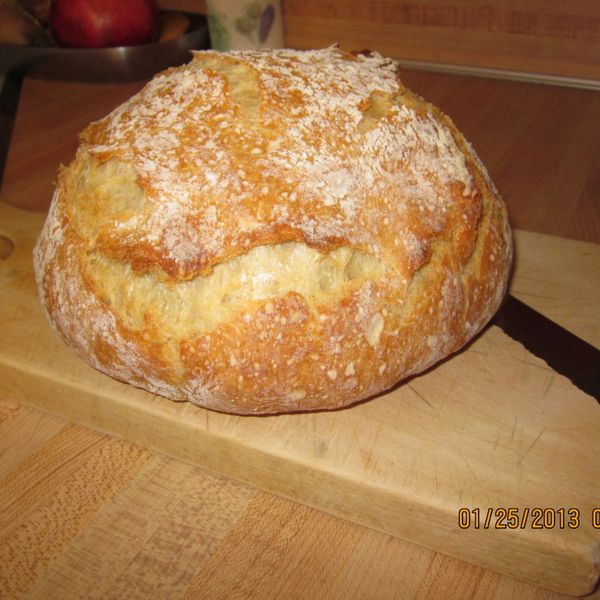 THE Best Crusty Bread (Dutch Oven