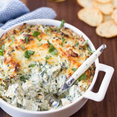 The Best Spinach & Artichoke Dip