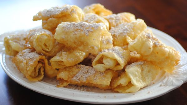 Traditional Greek Diples Recipe (Greek Christmas Pastries with Honey