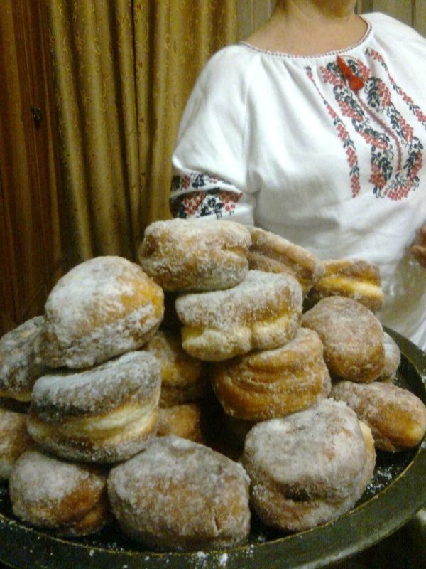 Ukrainian Pampushky Christmas Doughnuts