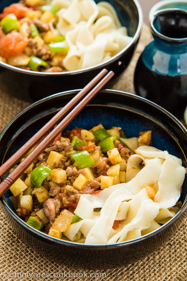 Uyghur-Style Noodles with Lamb Sauce (Laghman, 新疆拌面