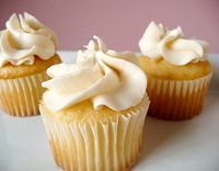 Vanilla Cupcakes with Vanilla Buttercream Frosting