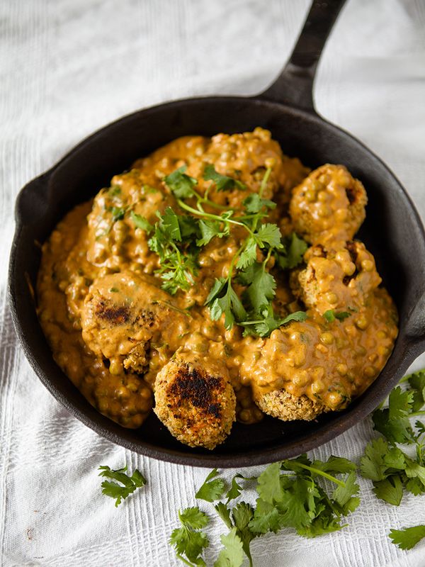 Vegan Chickpea Meatballs in Creamy Curry Cashew Sauce