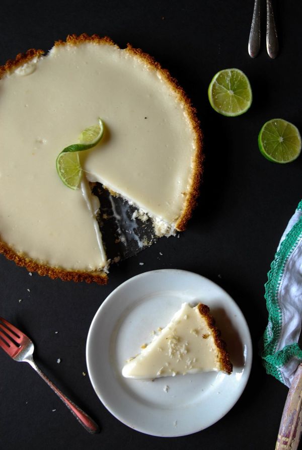 Vegan Key Lime Pie with Coconut Crust