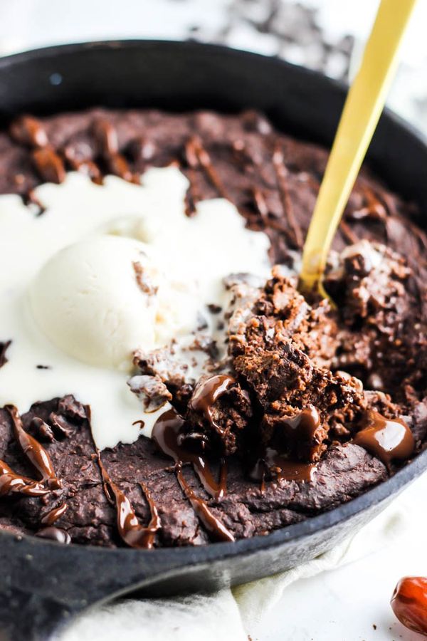 Vegan Skillet Brownie (with Lentils!