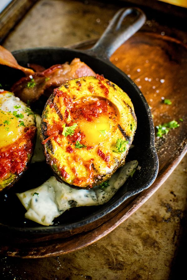 Whole 30 Grilled Harissa Avocado Baked Eggs