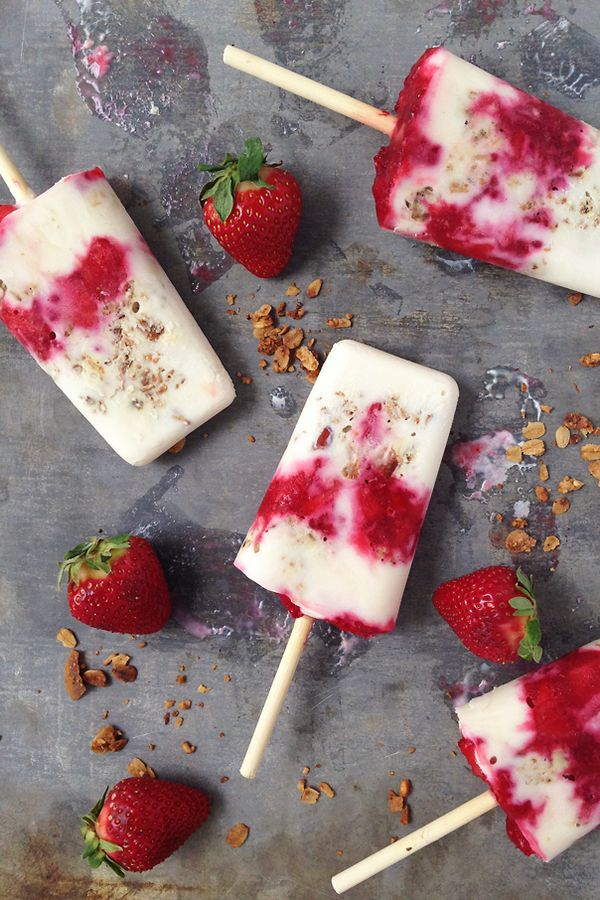 Yogurt Parfait Breakfast Popsicles