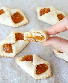 Apricot Kolaches – An Hungarian Christmas Cookie