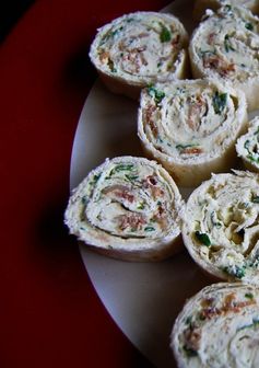 Bacon, Spinach and Green Onion Cream Cheese Tortilla Roll-Ups