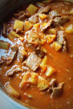 Carne Guisada con Papas (Mexican Braised Beef With Potatoes