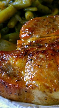 Cast Iron Skillet Garlic & Brown Sugar Pork Chops