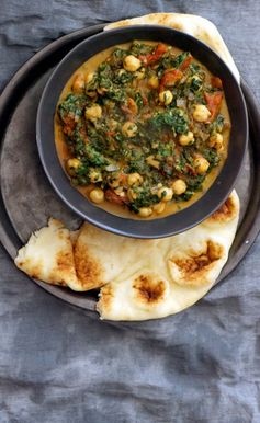 Curried Chickpeas with Spinach and Tomatoes