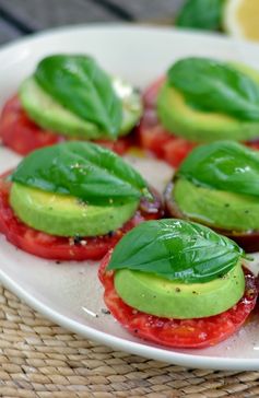 Heirloom Tomato Avocado Caprese Salad