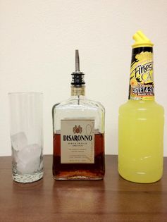 How to Make an Amaretto Sour