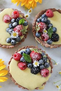 Mixed Berry Vanilla Bean Cream Tarts