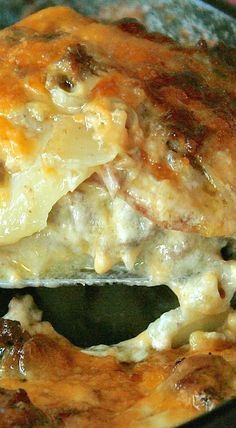 Old-Fashioned Cheesy Scalloped Potato & Hamburger Casserole ~ The Secret Recipe Club